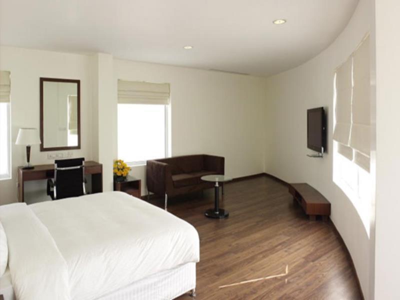The Centre Point Hotel Madras Buitenkant foto