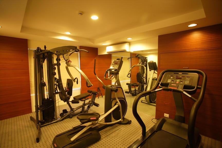 The Centre Point Hotel Madras Buitenkant foto