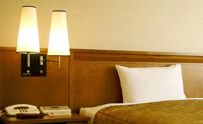 The Centre Point Hotel Madras Buitenkant foto